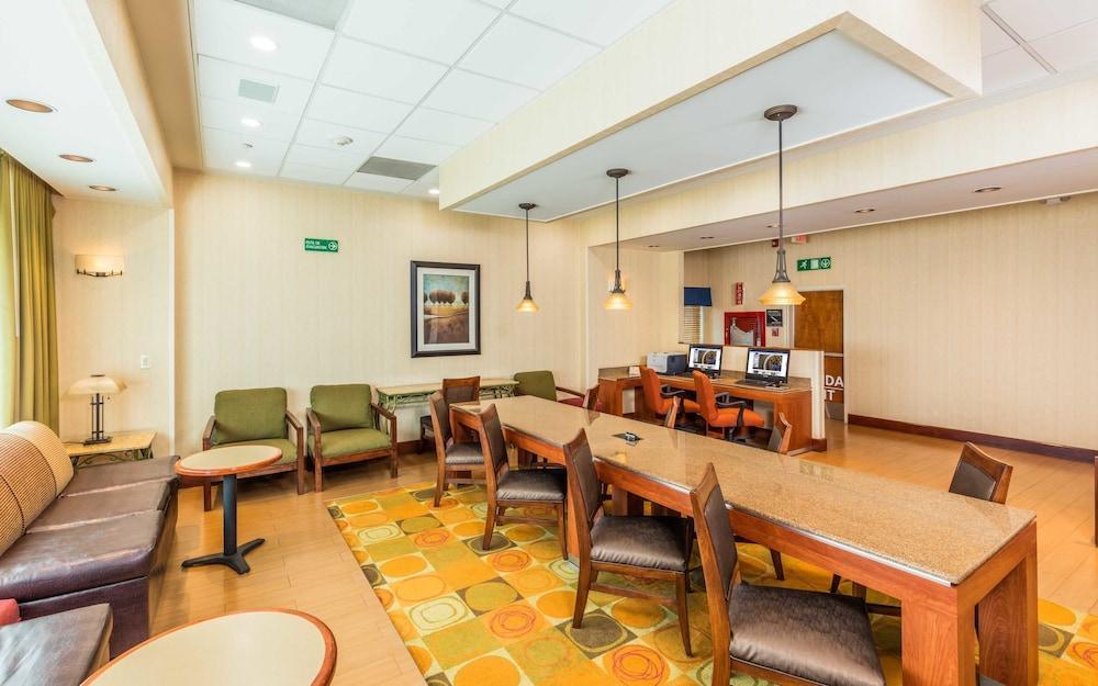 Hampton By Hilton Queretaro Tecnologico Hotel Bagian luar foto