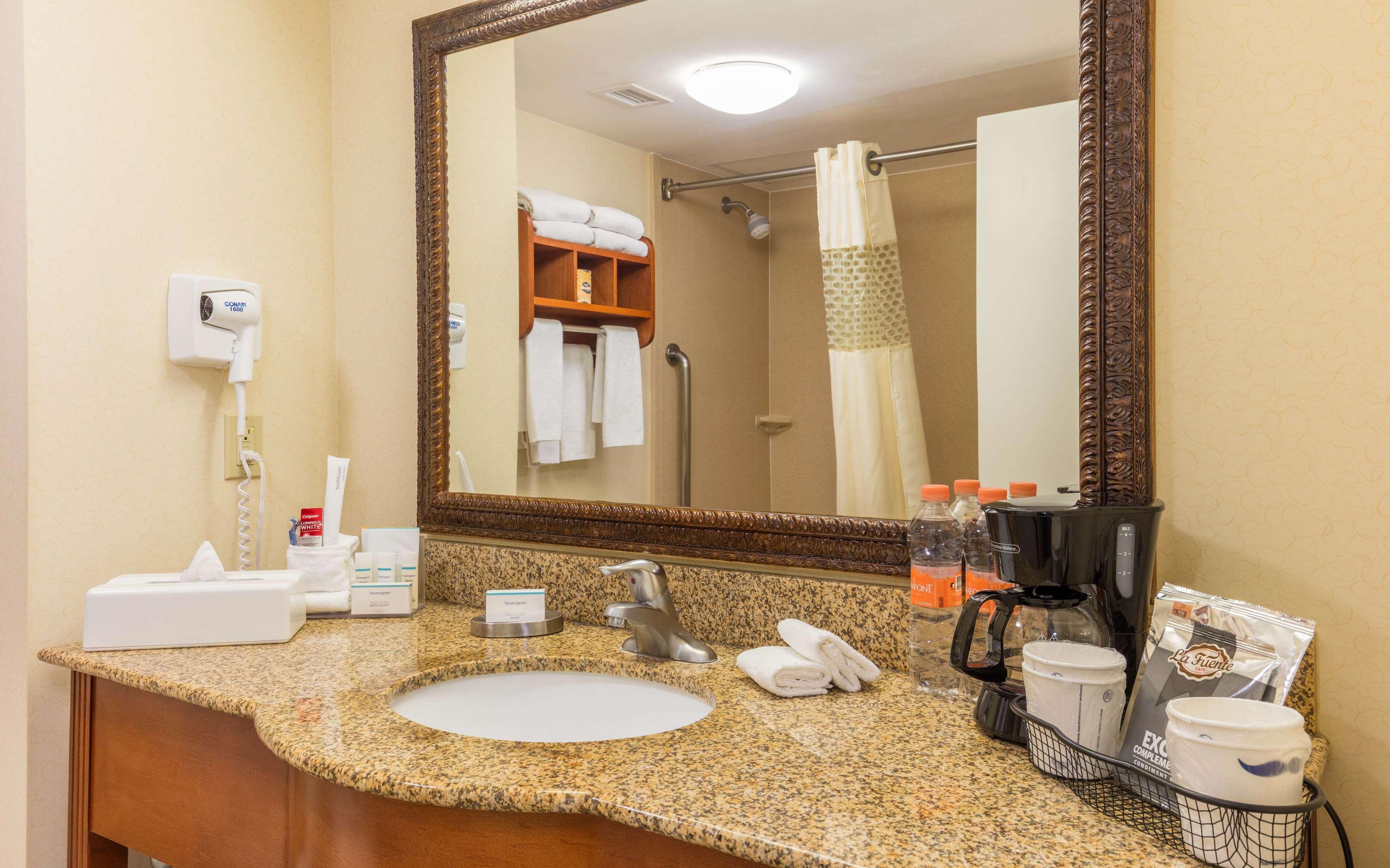 Hampton By Hilton Queretaro Tecnologico Hotel Bagian luar foto