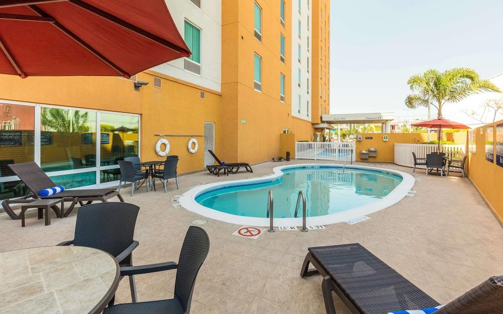 Hampton By Hilton Queretaro Tecnologico Hotel Bagian luar foto