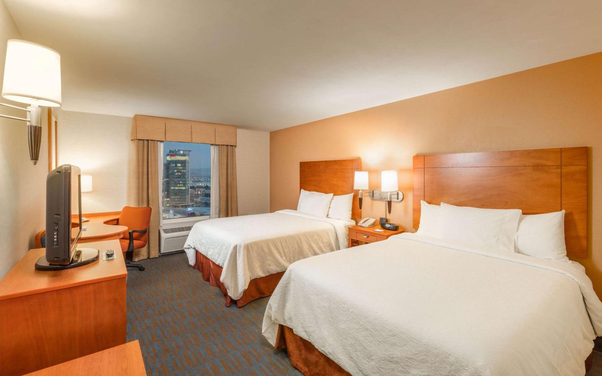 Hampton By Hilton Queretaro Tecnologico Hotel Bagian luar foto
