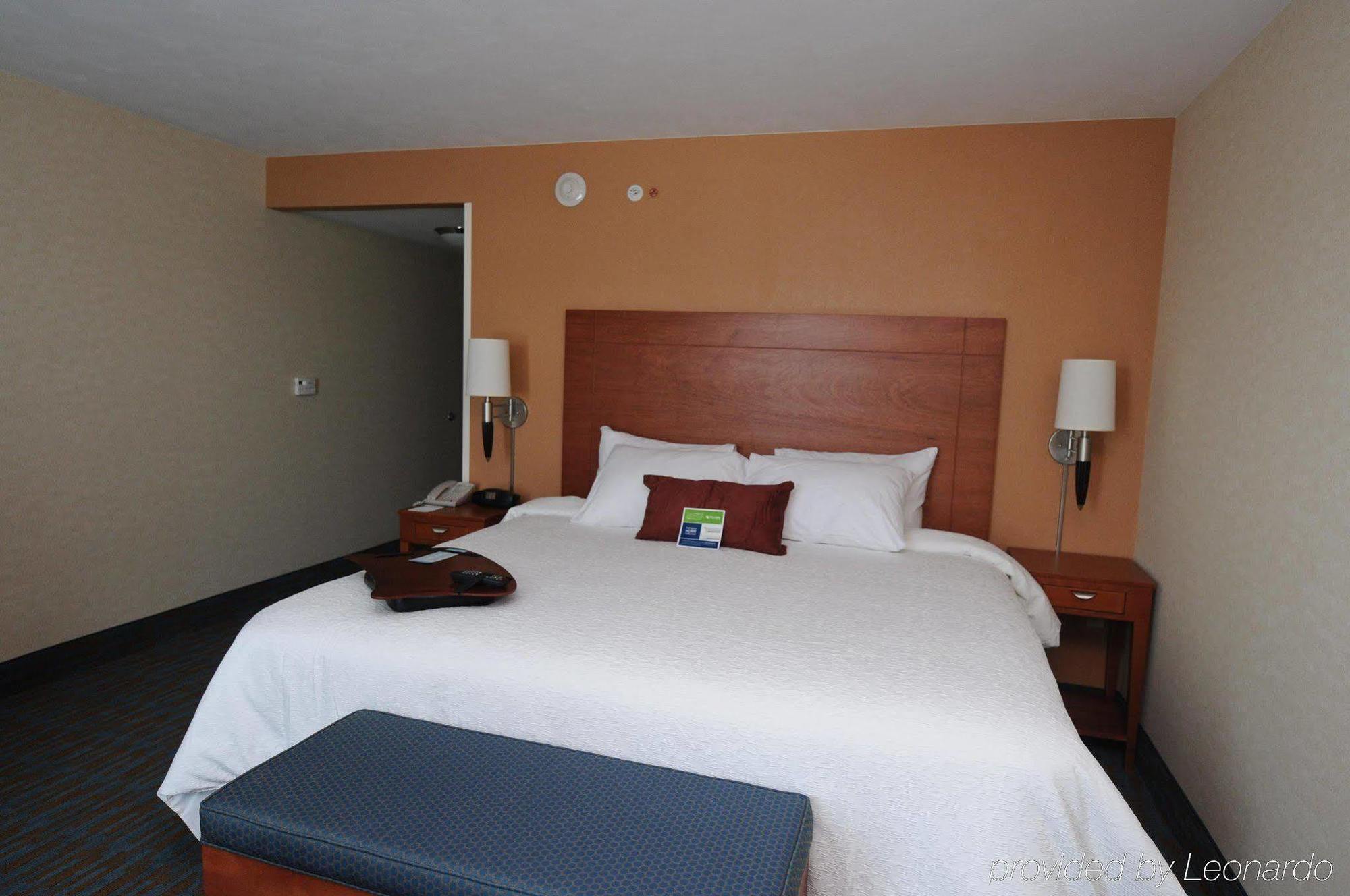 Hampton By Hilton Queretaro Tecnologico Hotel Ruang foto