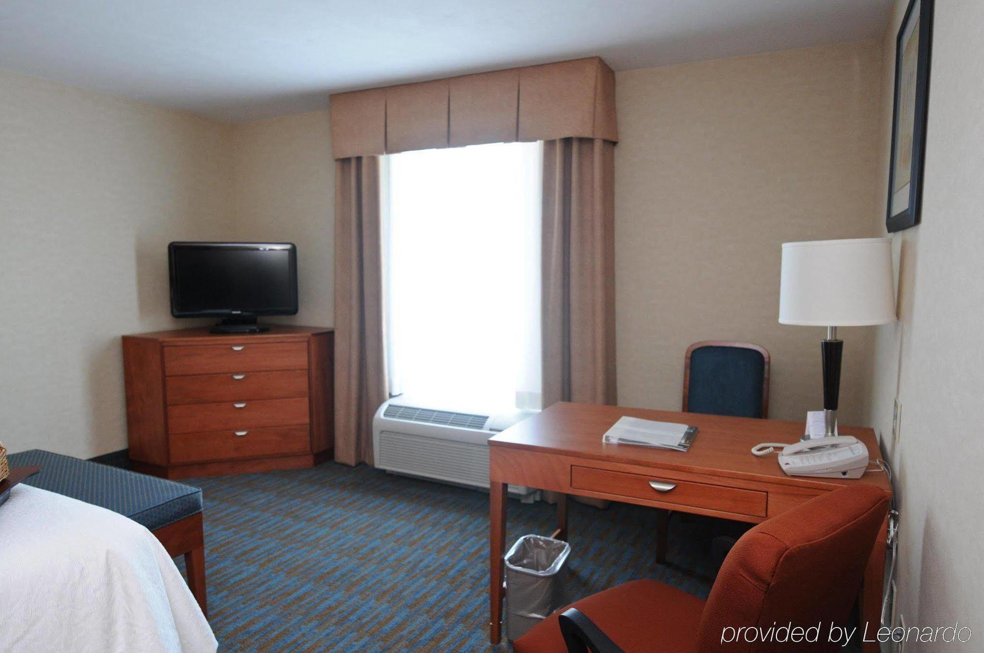 Hampton By Hilton Queretaro Tecnologico Hotel Ruang foto